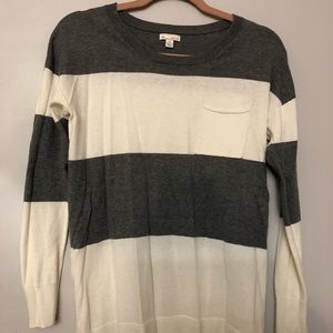 Gap strapped Grey and white sweater